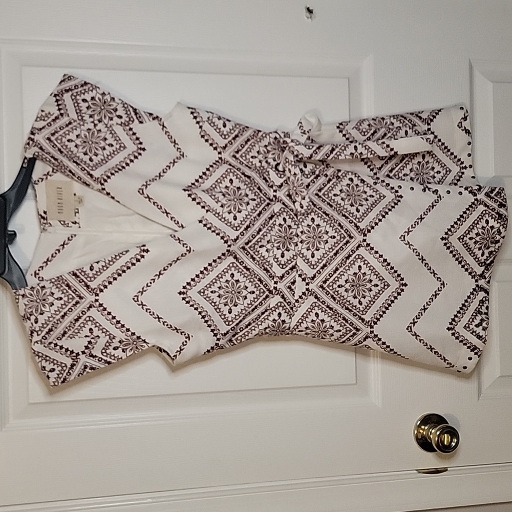 Moon River S White and Burgundy Patterned Romper